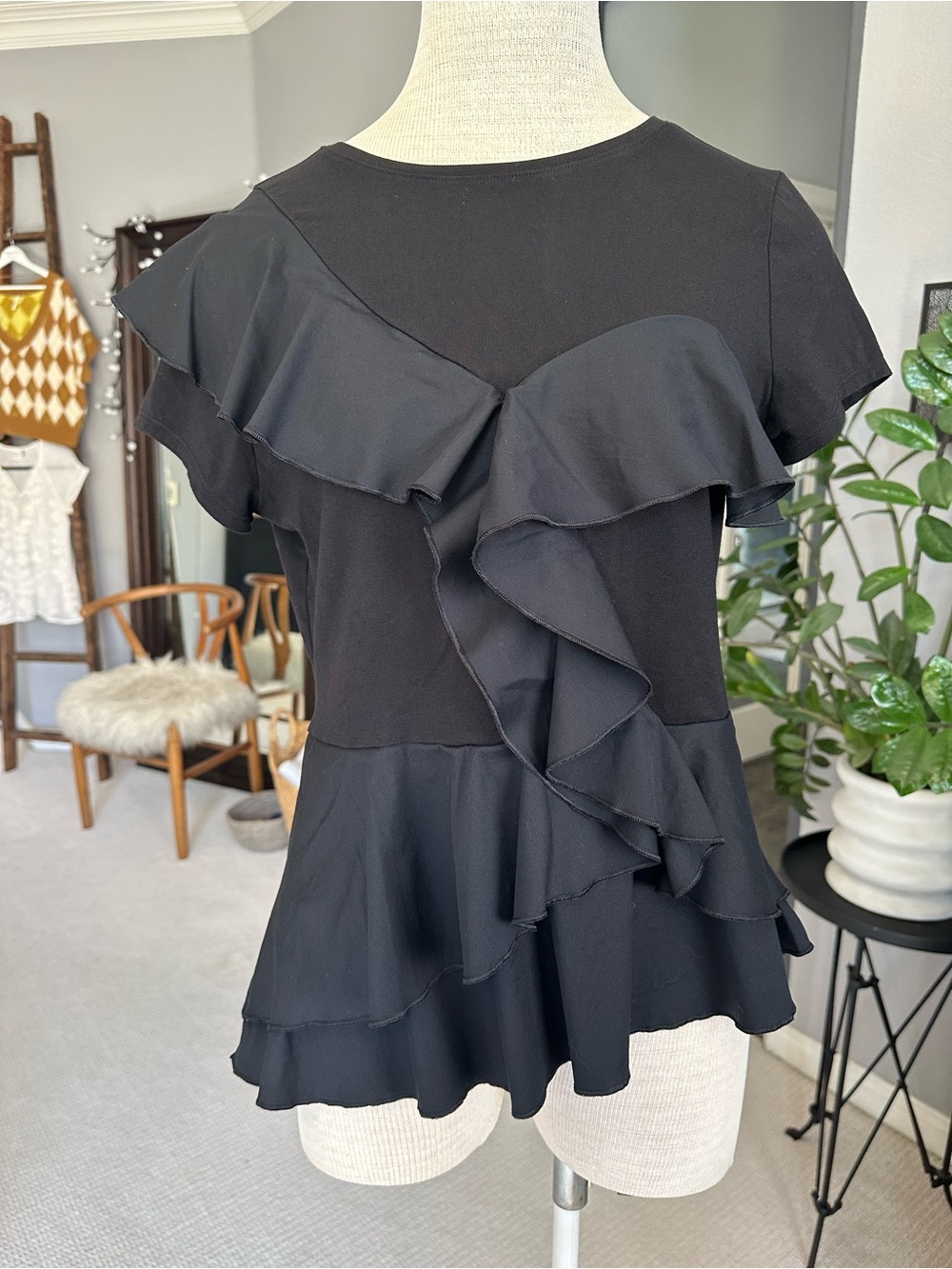 White House Black Market Black Ruffle Peplum Short-Sleeve Top, size medium - Picture 4 of 14